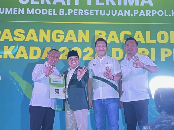 Diserahkan Cak Imin, Kasmarni-Bagus Resmi Terima B1-KWK Dari PKB Untuk Maju Pilkada Bengkalis