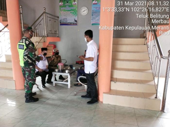 Babinsa Kelurahan Teluk Belitung Gelar Komsos Karlahut Bersama Warga