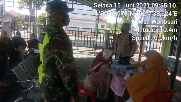 Antisipasi Penyebaran Covid 19, Babinsa Desa Wonosari Gelar Komunikasi Sosial Kepada Warga