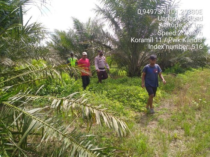 Pantau Karlahut, Anggota Koramil 11 Kandis Serma GN Munthe Giat Lakukan Patroli