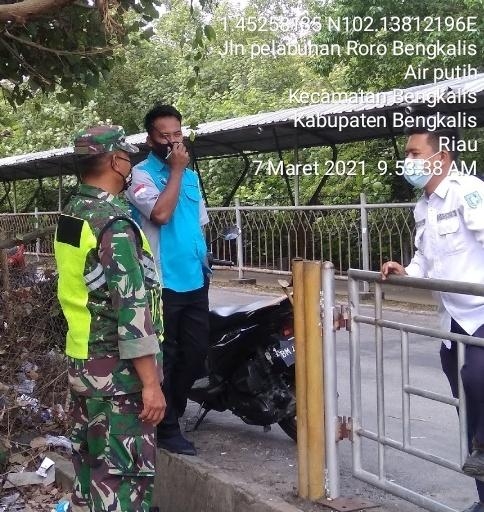 Cegah Covid 19, Personil Koramil 01 Bengkalis Gelar Patroli Prokes di Pelabuhan Roro