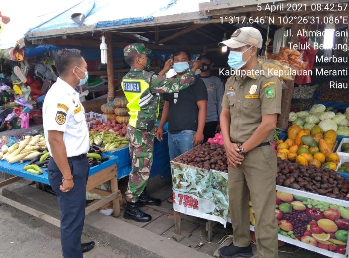 Babinsa Koramil 8 Merbau Bersama Tim Gabungan Gelar Operasi Yustisi