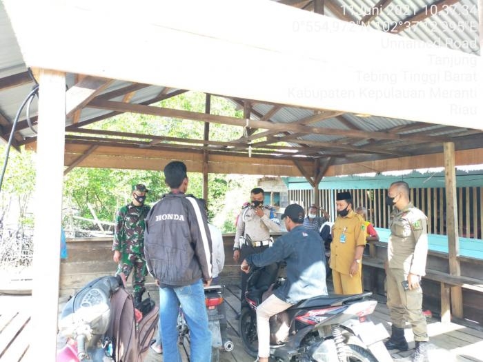 Personil Koramil 02 Tebing Tinggi Bersama Tim Gabungan Gelar Operasi Yustisi di Pelabuhan