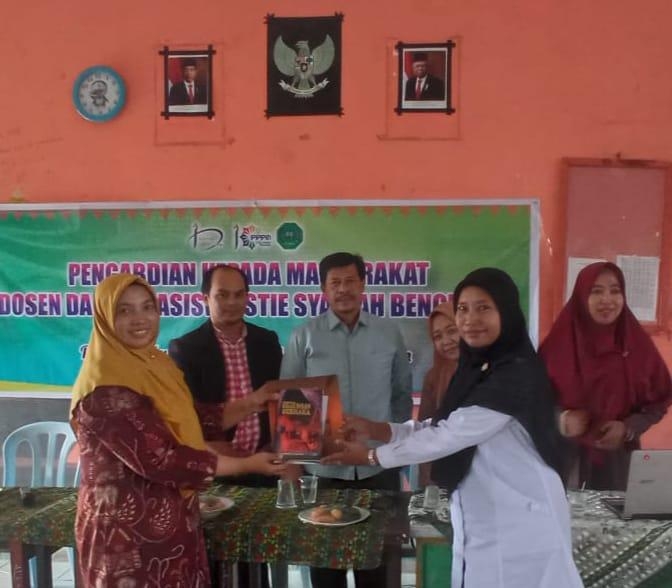 Dosen dan Mahasiswa STIE Syariah Bengkalis Lakukan Pengabdian Ke Wirausahawan di MA Al-Huda Penampi