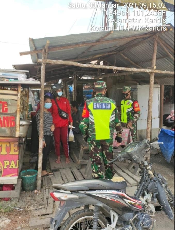 Anggota Koramil 11 Kandis Gelar Patroli Prokes di Kelurahan Kandis Kota