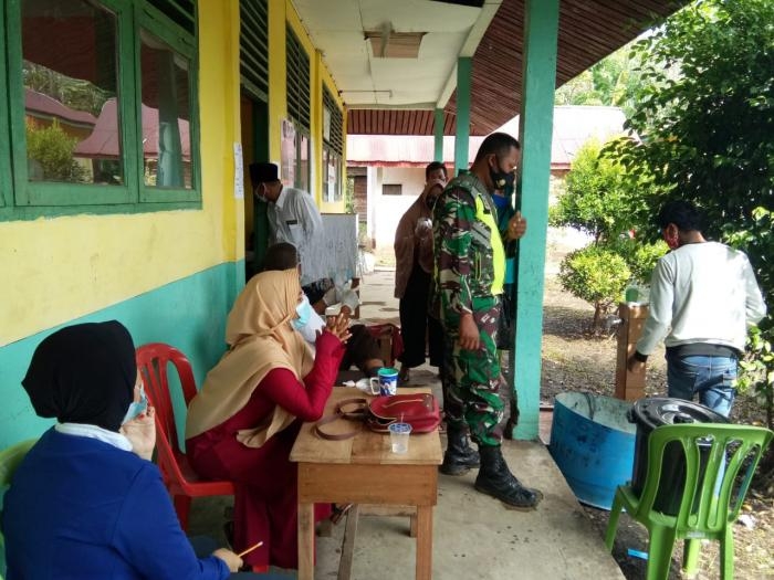 Anggota Koramil 08/Merbau Gelar Patroli Gakplin Protokol Kesehatan