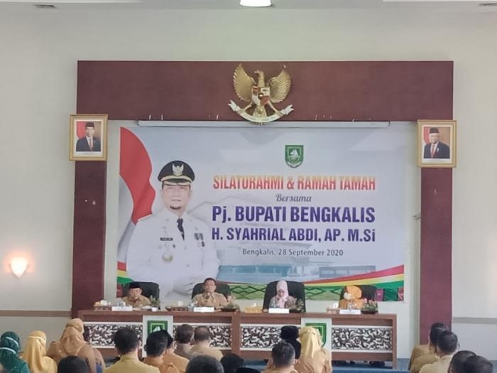 Pj. Bupati Bengkalis, H. Syahrial Abdi Ajak Seluruh ASN Untuk Tetap Bekerja Seperti Biasa