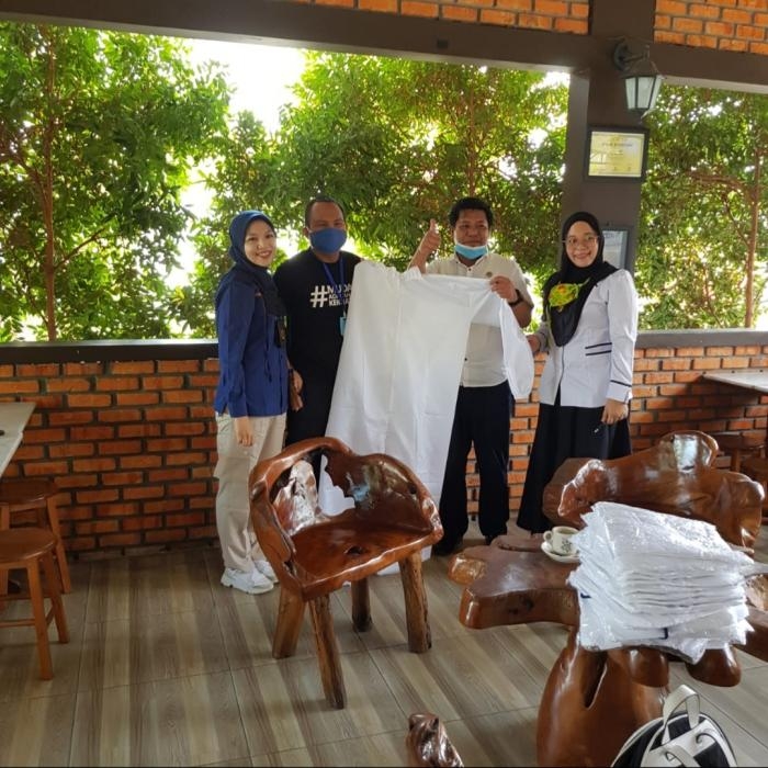Bantu Tim Medis Tangani Covid-19,  NAH berikan bantuan APD ke Puskemas