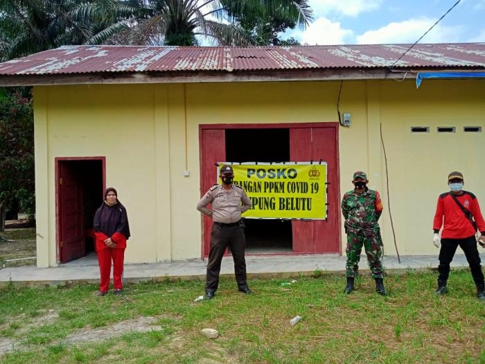 Babinsa Koramil 11 Kandis Gelar Disiplin Prokes di Pos PPKM Kampung Belutu