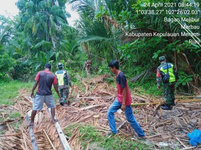 Cegah Kebakaran, Babinsa Desa Bagan Melibur Gelar Patroli Karlahut