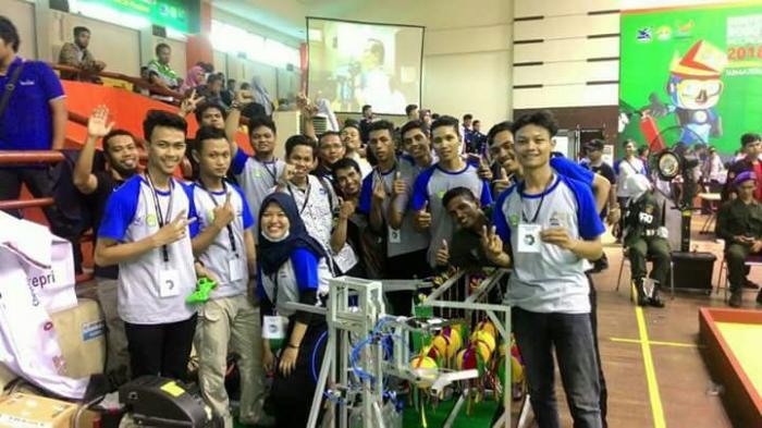 Mantap! Polbeng Ukir Prestasi di Ajang Kontes Robot Regional Sumatera