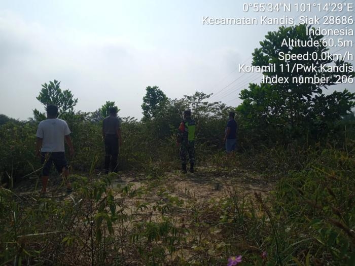 Pantau Karlahut, Anggota Koramil 11 Kandis Pelda Rahman S Giat Laksanakan Patroli Prokes