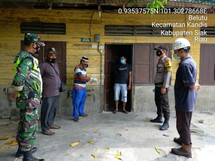 Cegah Covid 19, Serda Suriyadi Kembali Menggelar Operasi Prokes di Pos PPKM  