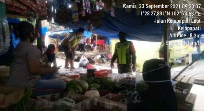 Putus Covid 19, Serda Mustaqim Kembali Gelar Operasi Yustisi di Pasar Terubuk Bengkalis