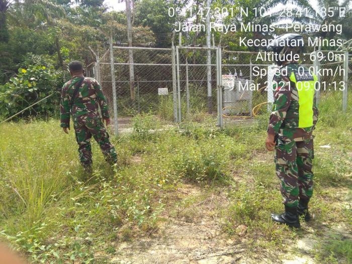 Jaga Objek Vital Nasional, Babinsa Koramil 09 Minas Kembali Gelar Patroli