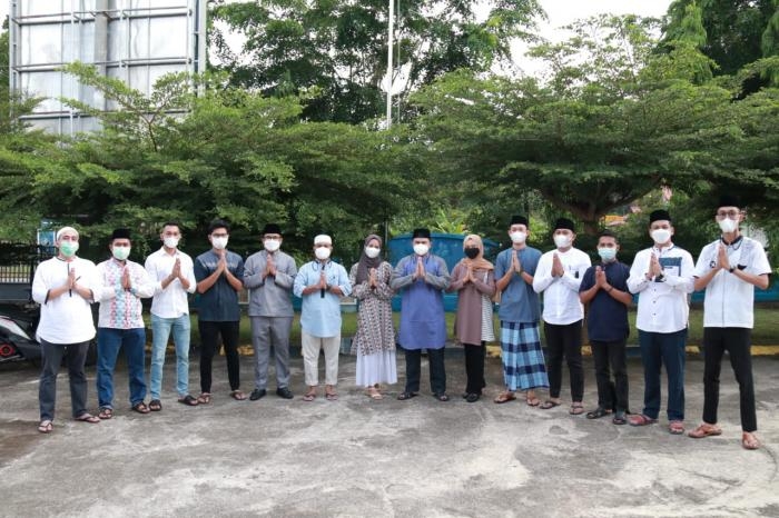 Peduli Di Bulan Suci Ramadhan, HIPMI Bengkalis Bagikan 50 Paket Sembako Kepada Warga