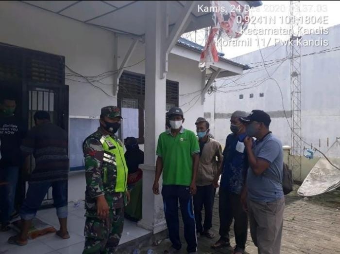 Anggota Danramil 11/Pwk Kandis gelar patroli gakplin protokol kesehatan