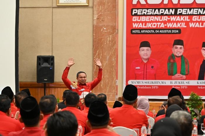 Satu Satunya Cagubri yang hadir, Abdul Wahid di Kenalkan Kepada Seluruh Kader PDI Perjuangan 
