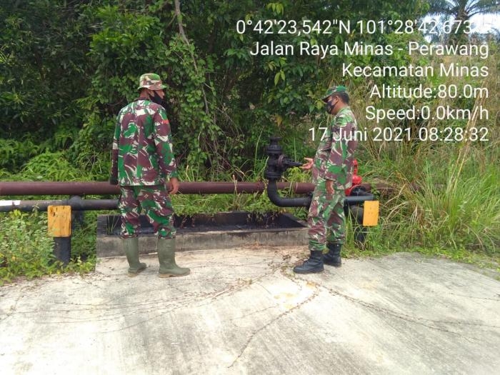 Cegah Kerusakan, Babinsa Koramil 09 Minas Kembali Gelar Patroli di Objek Vital Nasional