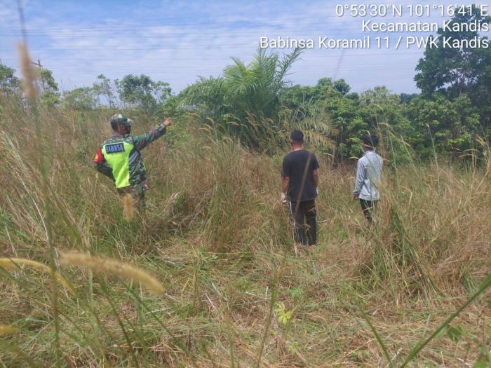 Awasi Titik Api, Anggota Koramil 11 Kandis Gelar Patroli