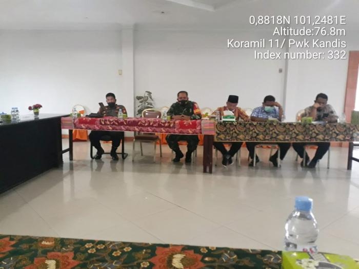 Cegah Orang Asing, Peltu JP Sihombing Ikuti Rapat Timpora di Kecamatan Kandis