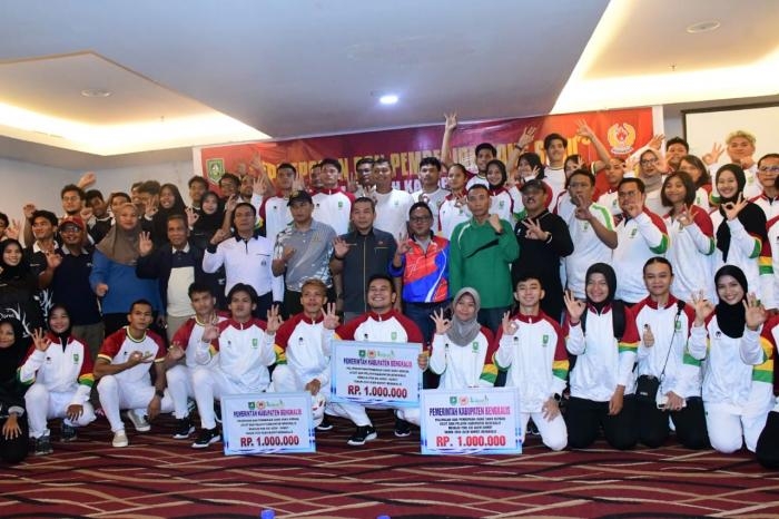 Pemkab Bengkalis Berikan Uang Saku Kepada Atlet PON XXI Aceh - Sumut 