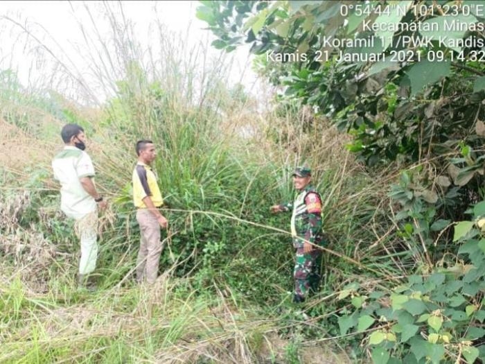 Anggota Koramil 11/Pwk Kandis Gelar Patroli Karlahut