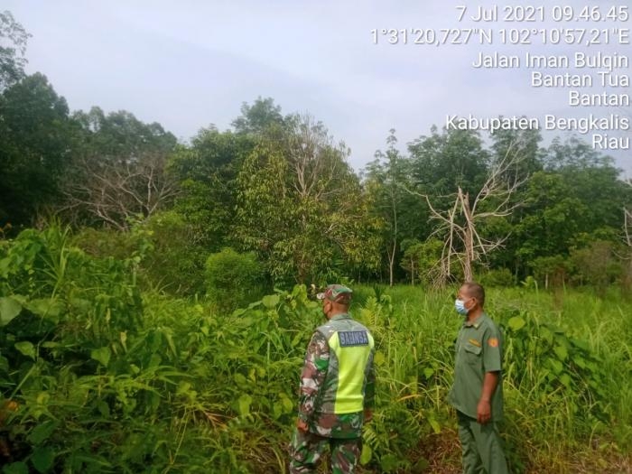 Cegah Kebakaran, Babinsa Desa Pasiran Patroli Karlahut
