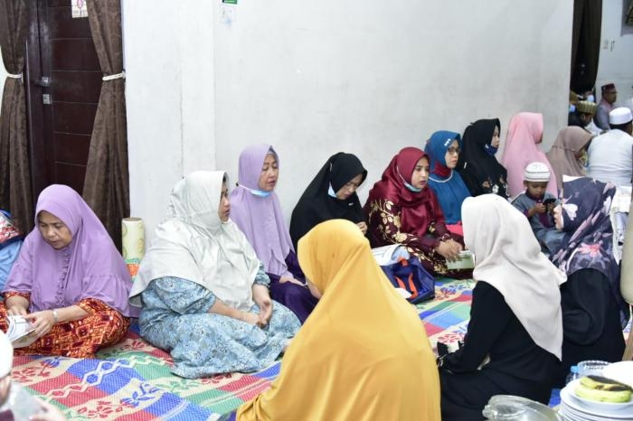 Jelang Pencoblosan, Kasmarni Gelar Doa dan Yasinan Bersama di Kediaman