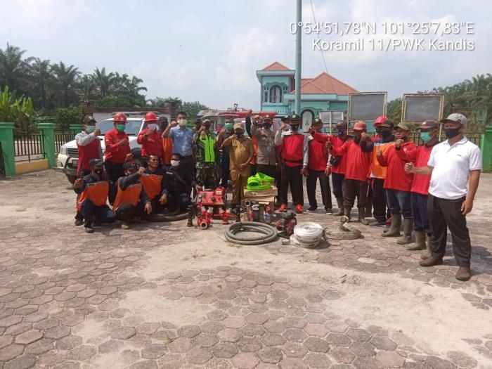 Personil Koramil 11 Kandis Gelar Apel Siaga Karlahut di Kampung Sungai Gondang