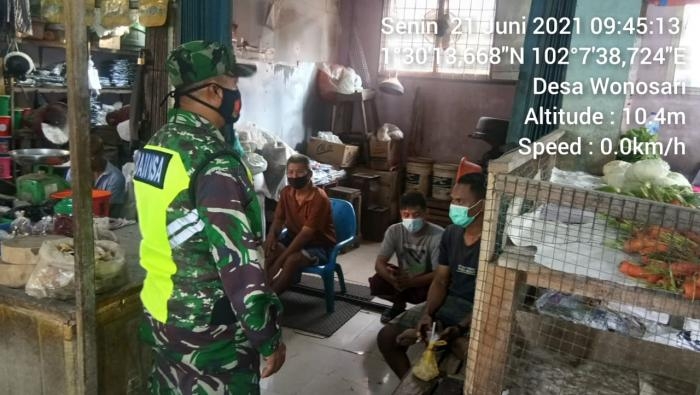 Putus Covid 19, Babinsa Desa Wonosari Gelar Komunikasi Sosial Kepada Warga