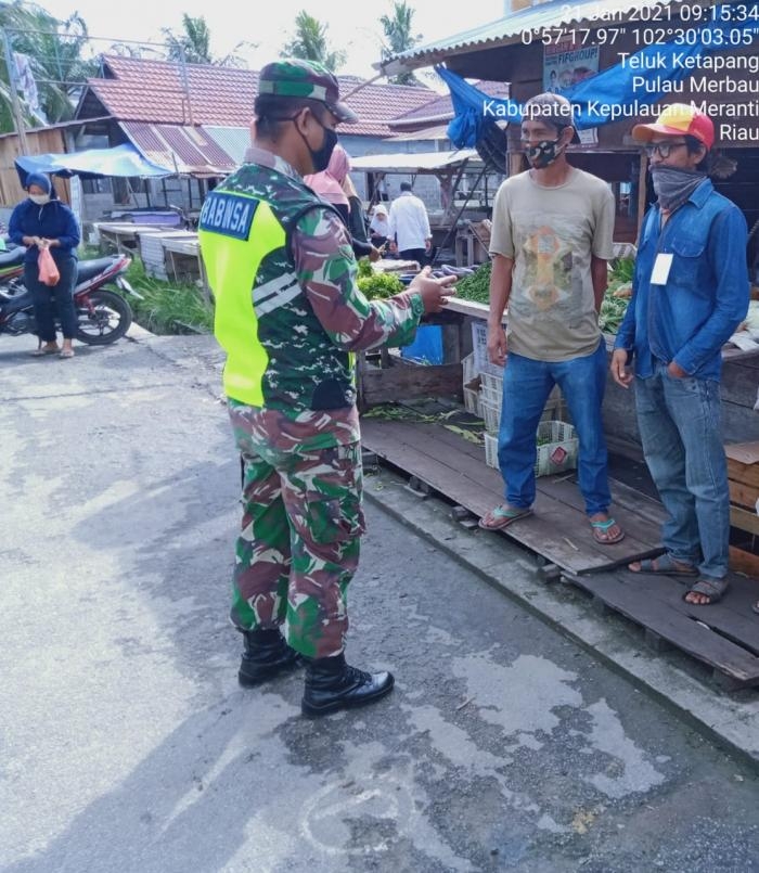 Personil Koramil 08/Merbau Mengelar Patroli Prokes di Desa Teluk Ketapang 