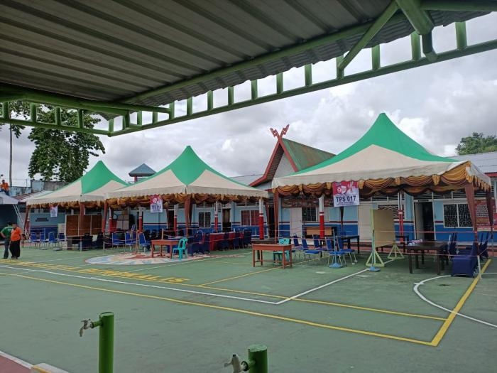 Kasmarni Sapu Bersih Suara Pemilih di TPS 03 Desa Muara Basung