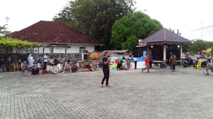 Sambut Tahun Baru 2018 Lapangan Taman Andam Dewi di Penuhi Penonton 