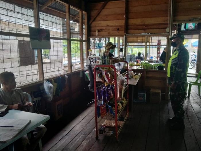 Antisipasi Penyebaran Covid 19, Personil Koramil 1 Bengkalis Gelar Operasi Bantuan Kemanusiaan