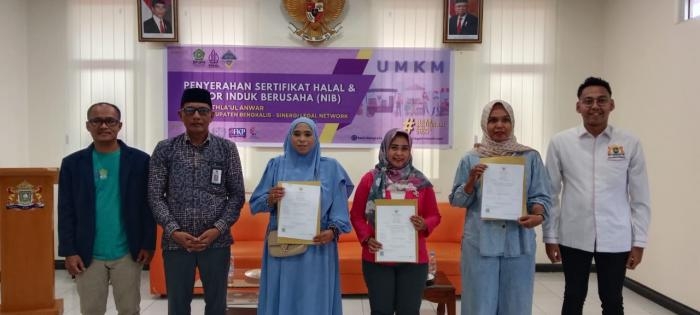 LP3H MATHLAUL ANWAR, KADIN BENGKALIS DAN SINERGI LEGAL NETWORK GELAR ACARA PENYERAHAN SERTIFIKAT HAL