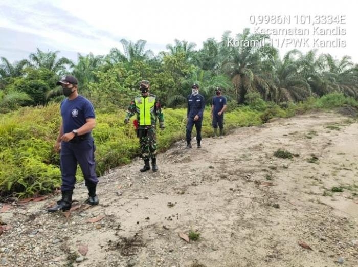 Anggota Danramil 11/Pwk Kandis Kembali Menggelar Patroli Karlahut