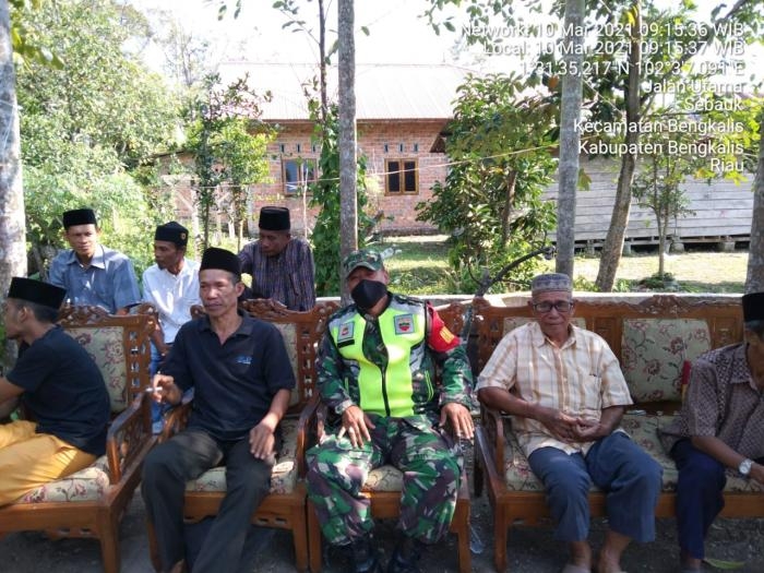 Cegah Covid 19, Babinsa Desa Senderak Gelar Kegiatan Komsos