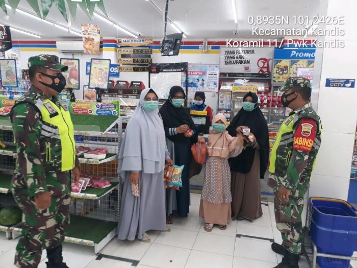 Personil Koramil 11 Kandis Gelar Operasi Bantuan Kemanusiaan