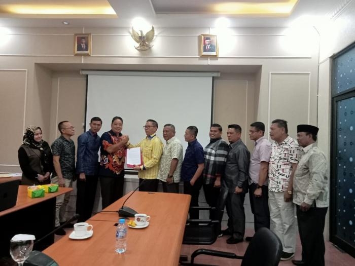 Dibuat Mosi Tidak Percaya Oleh 36 Anggota 