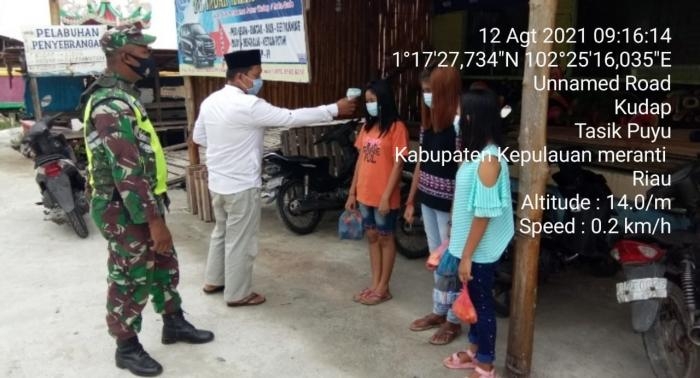 Putus Covid 19, Anggota Koramil 08 Merbau Pelda Suardi Giat Lakukan Operasi Prokes di Desa Kudap