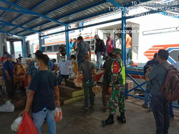 Anggota Danramil 02/Tebing Tinggi kembali gelar Patroli Gakplin Protokol Kesehatan.