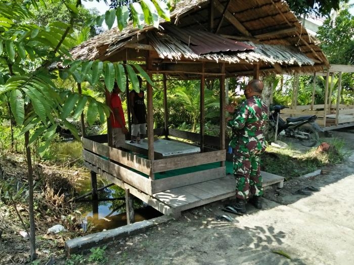 Antisipasi Penularan Covid 19, Babinsa Desa Buatan Serka Adam Giat Lakukan Operasi