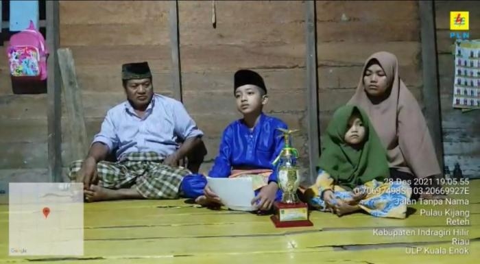 7 Tahun Gelap Tanpa Listrik, Mengadu Kepada Anggota DPR RI Abdul Wahid, Langsung Terkabulkan