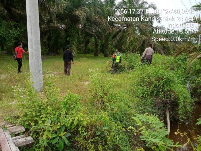 Pantau Titik Api, Babinsa Kampung Belutu Kembali Lakukan Patroli Karlahut