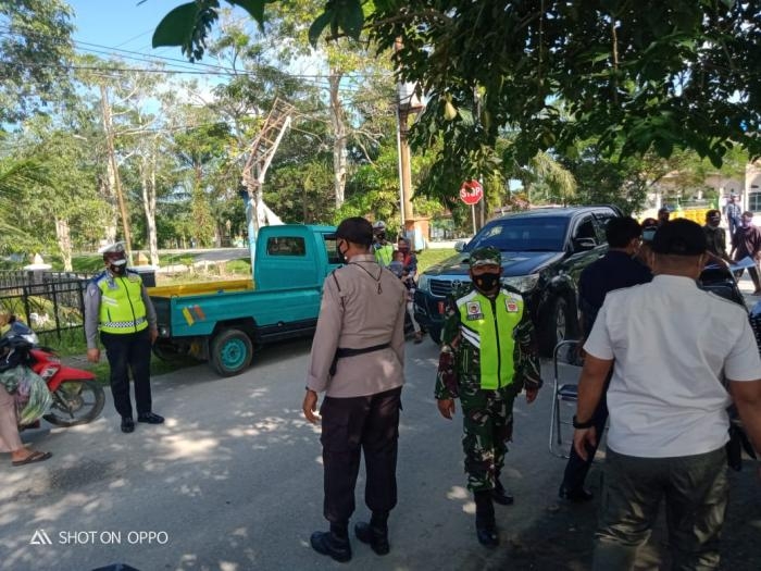 Cegah Covid 19 di Desa Dayang Suri, Koramil 12 Sabak Auh Gelar Operasi Yustisi 