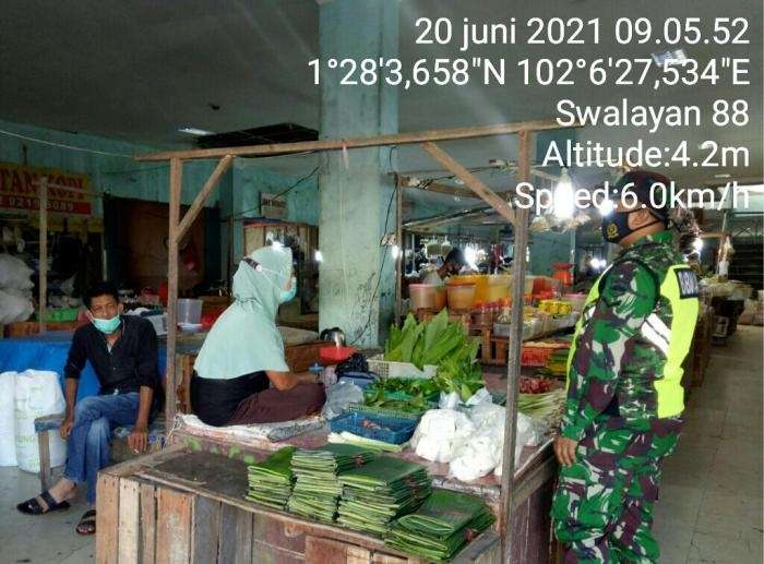 Antisipasi Penyebaran Covid 19, Babinsa Desa Kelapapati Gelar Komsos