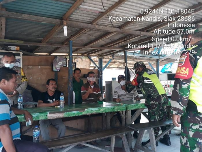 Putus Covid 19, Serda Julia Darma Kembali Lakukan Patroli Prokes di Posko PPKM