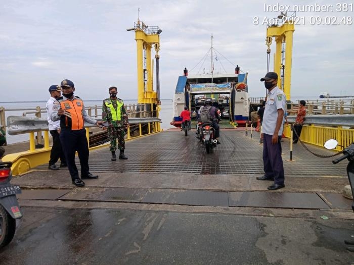 Antisipasi Penyebaran Covid, Personil Koramil 1 Gelar Operasi Yustisi