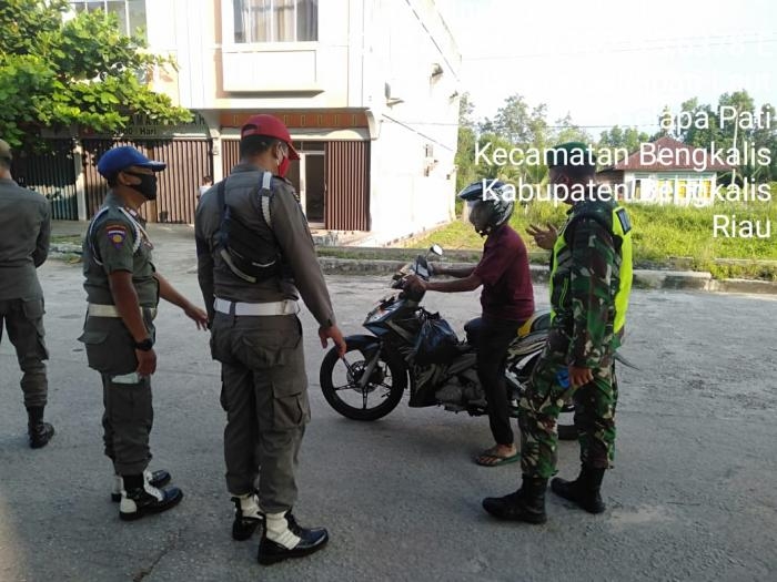 Cegah Penularan Covid 19, Personil 01 Bengkalis Menggelar Operasi Prokes